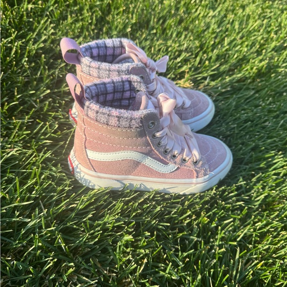 Girls Pink MTE Vans size 12 - Picture 3 of 8